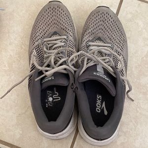 COPY - Brooks launch 5 size 9